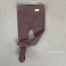 Load image into Gallery viewer, Bebeholic Footed Legging - Four Colours
