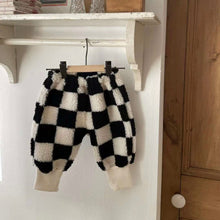 Load image into Gallery viewer, Sherpa Pants - Black Check
